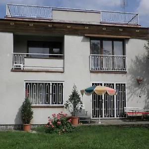 Panzió Arcadia, Prága