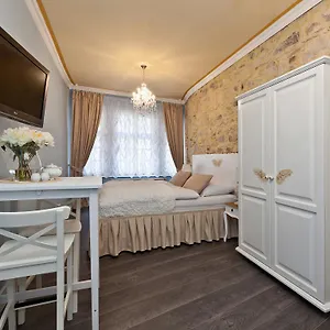 Hotel apartamentowy Cathedral, Praga