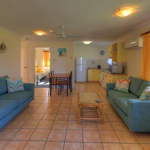 Dolphin Waters Aparthotel