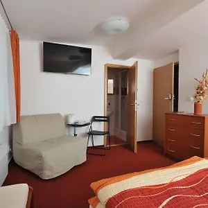 Hotel Habitat 16, Praga