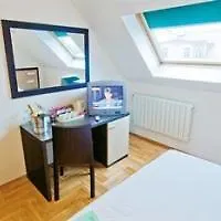 1.Republic Hotel Praga 4*,