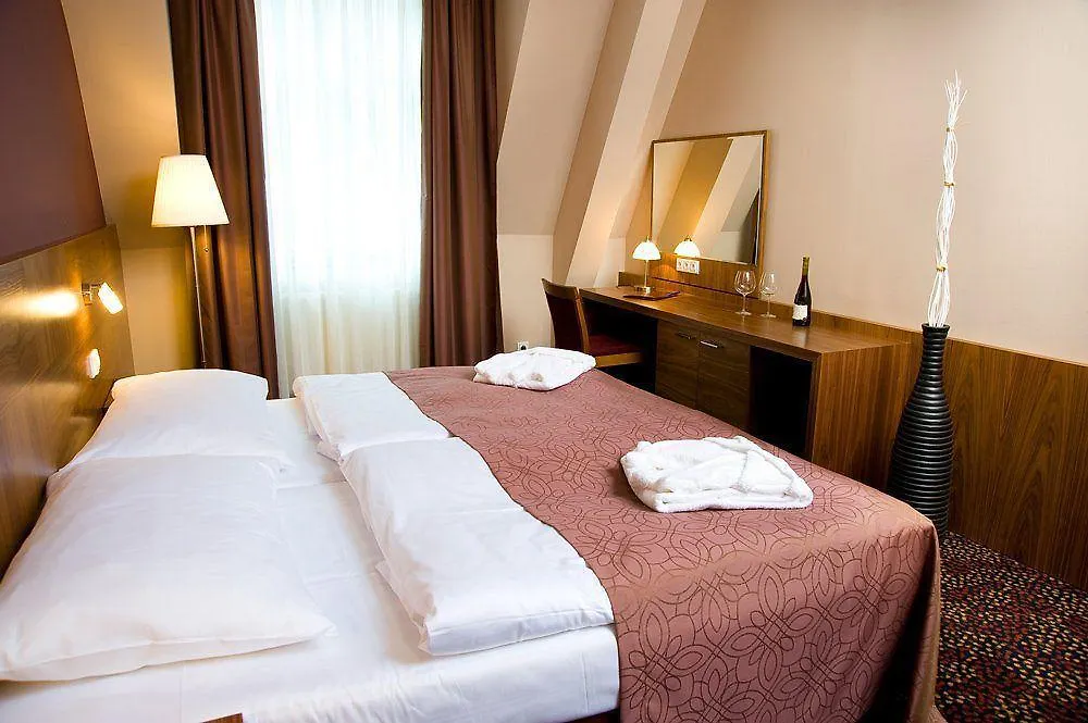1.Republic Hotel Prague